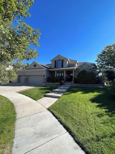 Elegant Retreat & Small Gathering Home-Waffles too