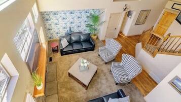 Smart TV, fireplace, video games