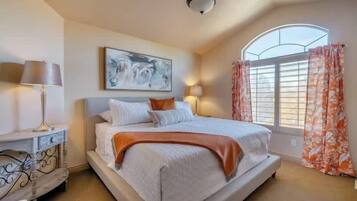 3 bedrooms, iron/ironing board, travel cot, free WiFi