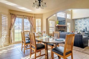 Dining - Elegant Retreat & Small Gathering Home-Waffles too (Orem)