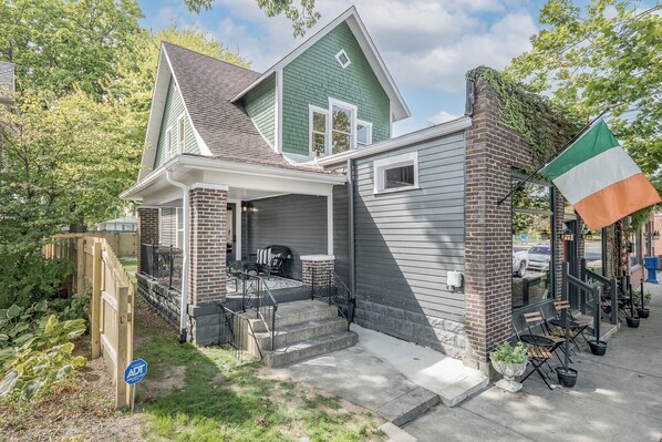 المنشأة من الخارج