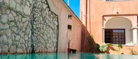 Utomhuspool