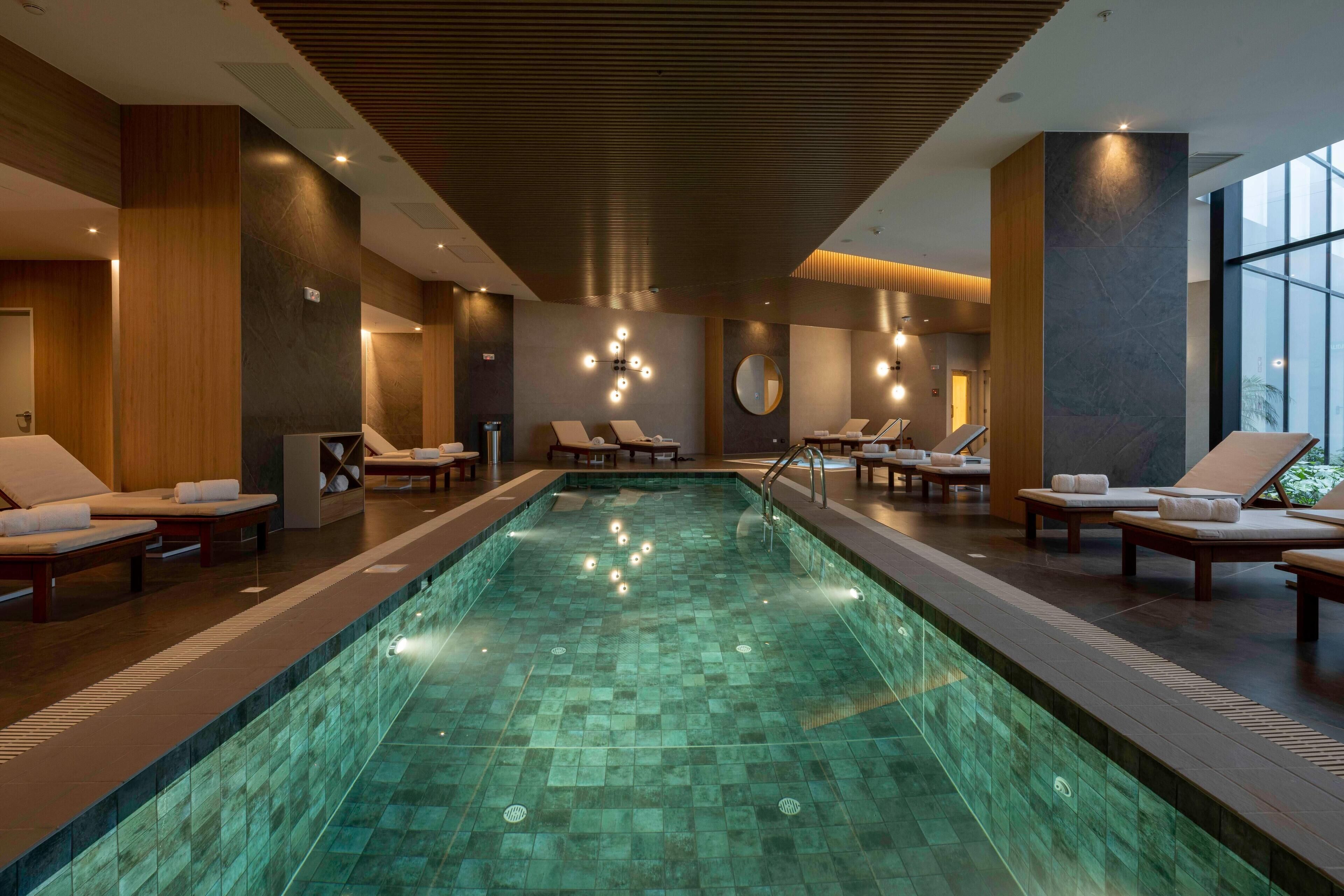 Indoor pool, pool loungers