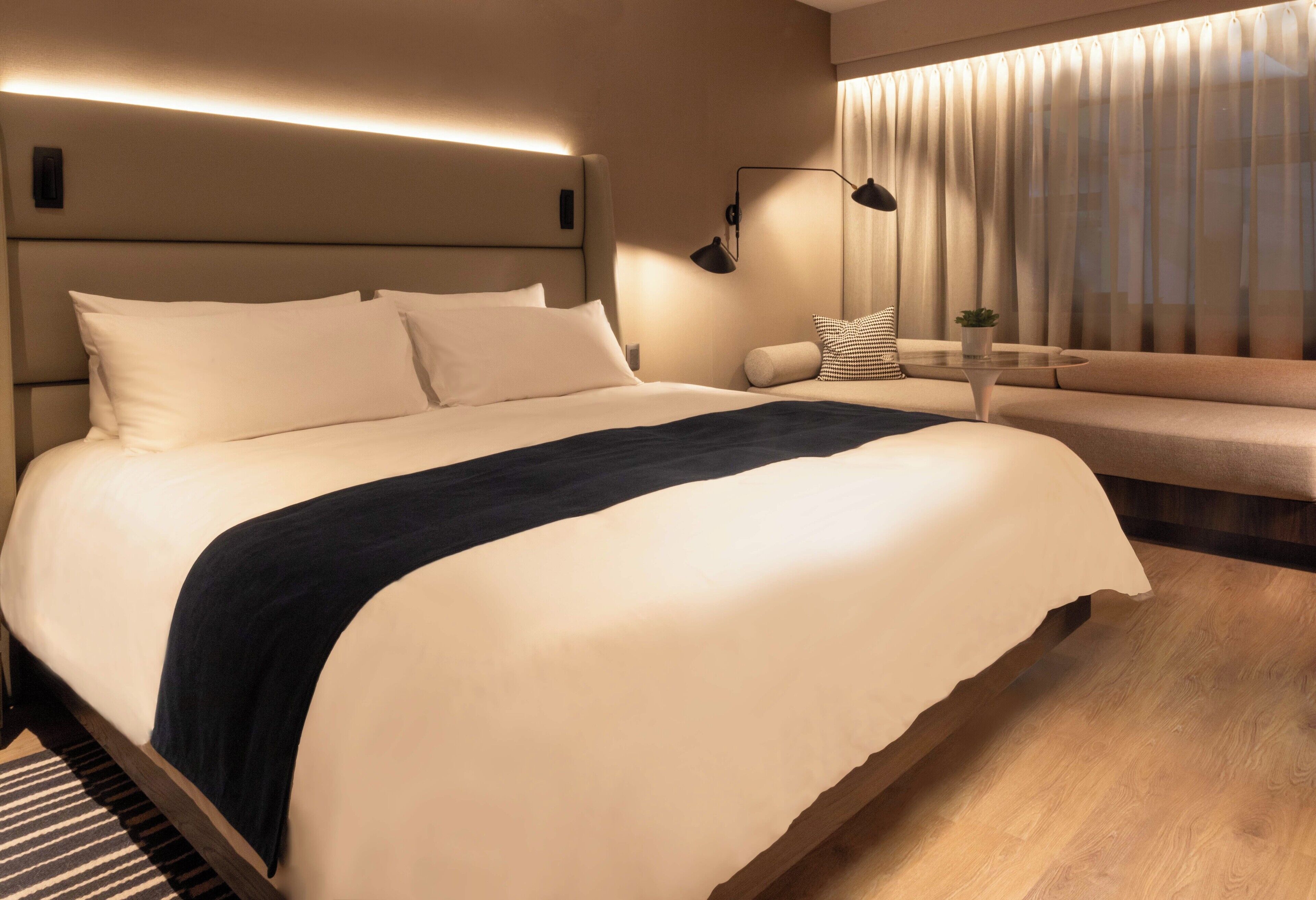 Kamar Superior, 1 Tempat Tidur King, Bebas Asap Rokok | Seprai premium, selimut bulu angsa, busa memori, dan minibar