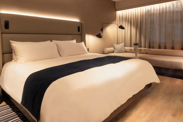 Kamar Superior, 1 Tempat Tidur King, Bebas Asap Rokok | Seprai premium, selimut bulu angsa, busa memori, dan minibar