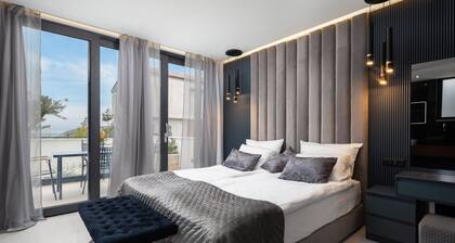 Villa Timeless Retreat with Pool