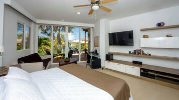 5 bedrooms, desk, iron/ironing board, WiFi