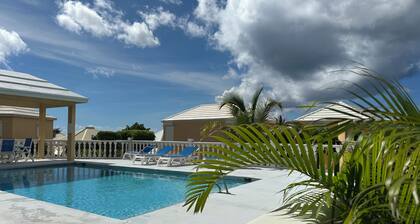 Beautiful 3-bedroom Pelican Key Adobe.