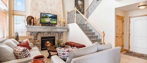 Televisión, chimenea, videojuegos y reproductor de DVD