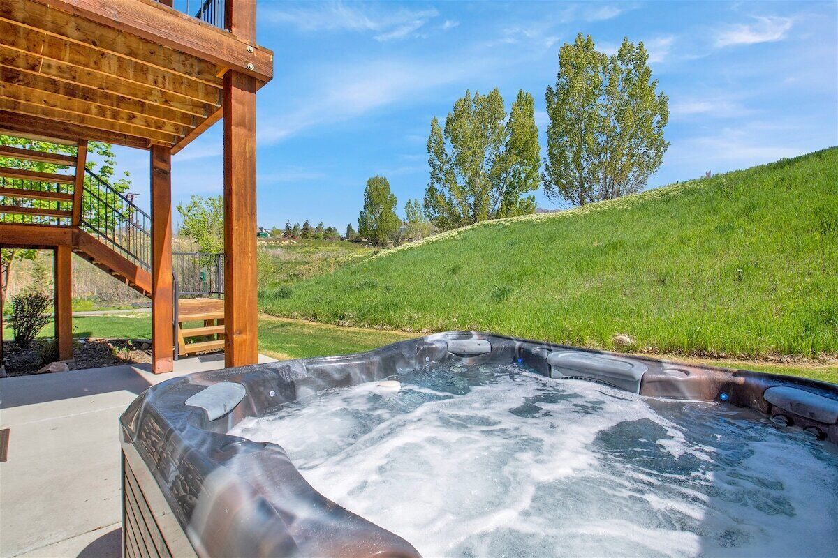 Tina de hidromasaje al aire libre