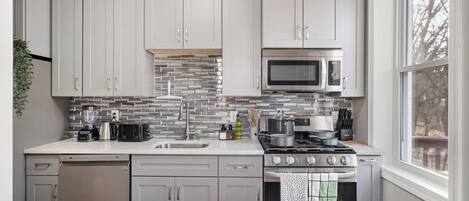 Fridge, microwave, oven, stovetop