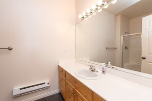 Shower, hair dryer, towels - MH 607 | Ski, Hike & Relax in Eden (Eden)