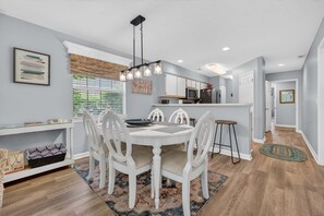 Dining - 2 Bedroom True Blue Condo First Floor with Pool & Golf Course View (Pawleys Island)