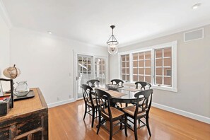 Dining - Luxurious Seaside Escape-85 Steps to the Beach-Panoramic Ocean Views (Laguna Beach)