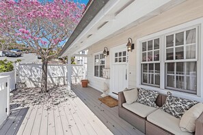 Unclassified image, 4 of 52, button - Luxurious Seaside Escape-85 Steps to the Beach-Panoramic Ocean Views (Laguna Beach)