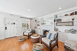 Interior - Luxurious Seaside Escape-85 Steps to the Beach-Panoramic Ocean Views (Laguna Beach)