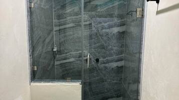 Håndklæder, Sæbe, Toiletpapir