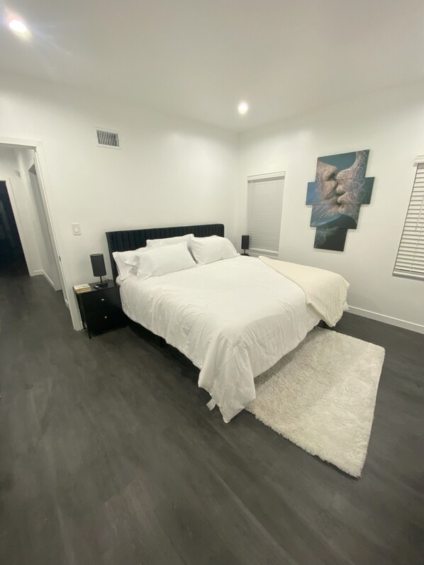 4 chambres, fer et planche à repasser, accès au Wi-Fi (inclus)