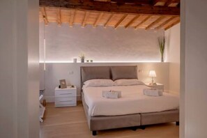 2 chambres, fer et planche à repasser, accès au Wi-Fi (inclus)