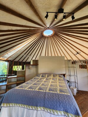 4 bedrooms, bed sheets