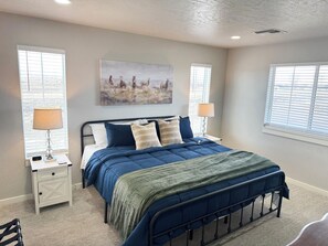 3 bedrooms, iron/ironing board, WiFi, bed sheets