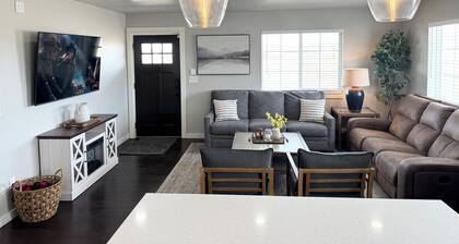 Private Upstairs Apartment with Game Room on 5 Acre Ranch