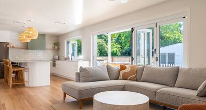 Amira Beach House - luxurious air conditioned property, pool, next to beach, pet friendly, wifi