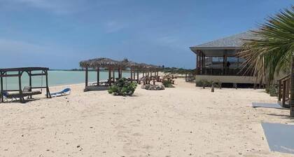 Strawberry Bungalow On Fountain Bay