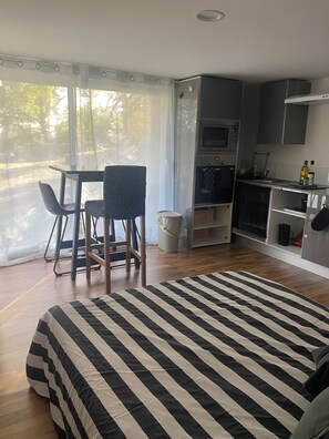 Unclassified image, 4 of 10, button - Private studio in the countryside, located in a local resident's home (Cordemais)