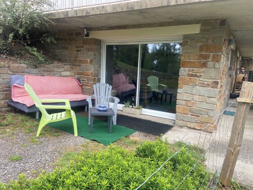 Private studio in the countryside, located in a local resident's home
