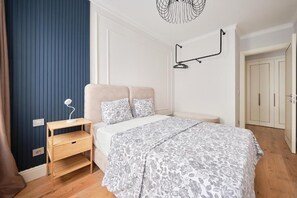 1 bedroom, desk, iron/ironing board, WiFi