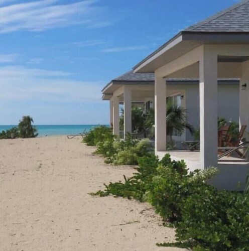 Beachfront Bungalow In Paradise: Papaya Villa