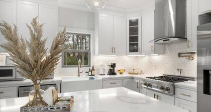 Kennesaw Charm-3 min to Downtown Kennesaw & KSU!