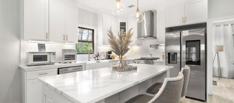 Kennesaw Charm-3 min to Downtown & Pet Friendly!