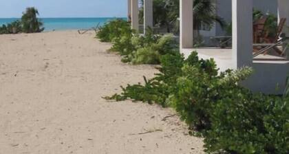 Strawberry Bungalow On Fountain Bay