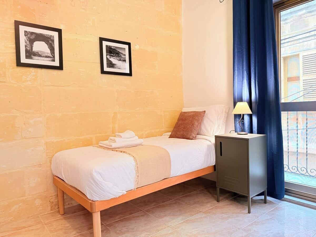 4 chambres, fer et planche à repasser, lit de bébé portatif, Wi-Fi