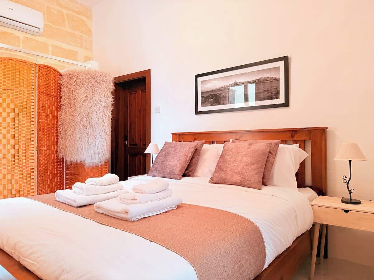 1 室のベッドルーム、アイロン / アイロン台、WiFi、ベッドシーツ