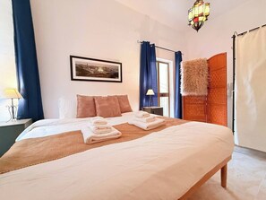 1 chambre, fer et planche à repasser, Wi-Fi, draps fournis