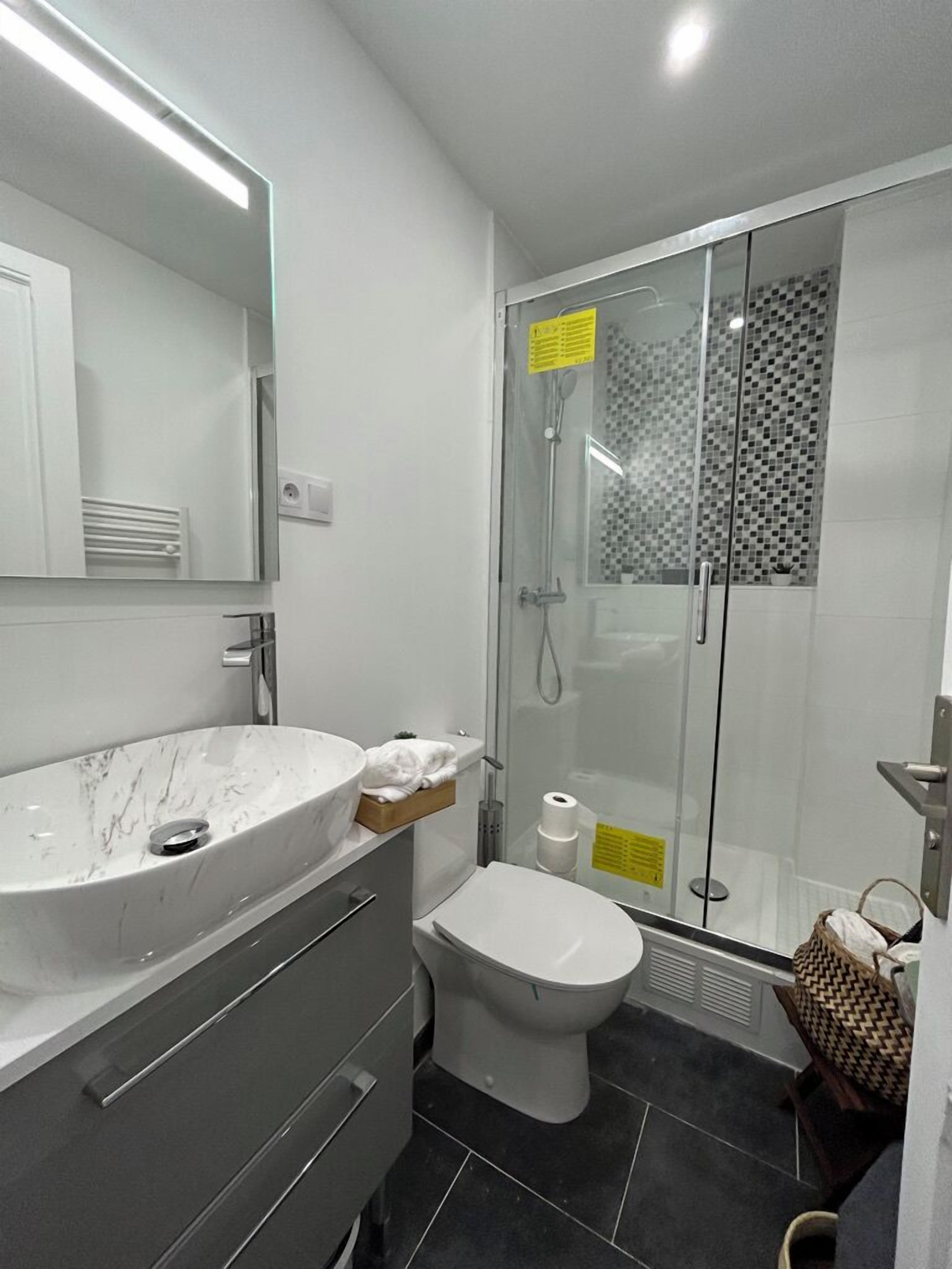 Comfort Apartment, City View | Bathroom