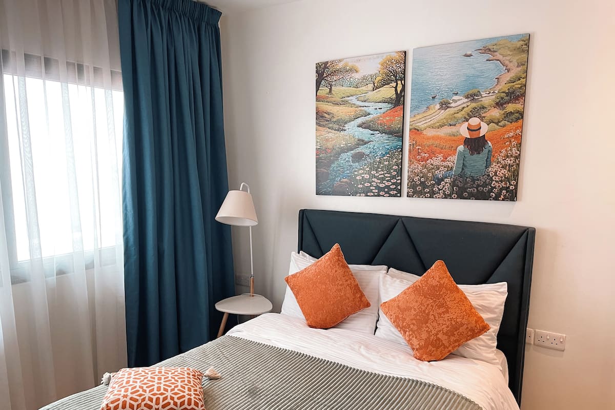 Family Apartment | Desk, laptop workspace, iron/ironing board, free WiFi