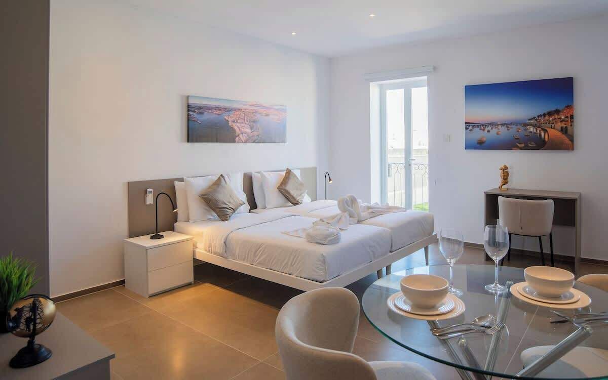 1 chambre, fer et planche à repasser, Wi-Fi, draps fournis