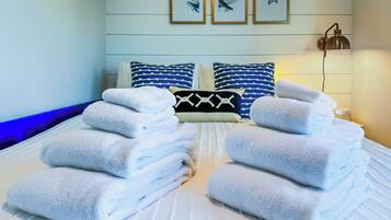 3 bedrooms, WiFi, bed sheets