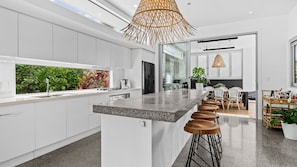 Fridge, microwave, oven, stovetop - Avoca Daydream - Kingscliff Beach House (Kingscliff)