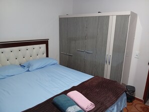 5 soverom, strykejern/-brett, wi-fi og sengetøy