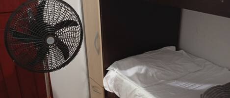 5 chambres, fer et planche Ă repasser, Wi-Fi, draps fournis