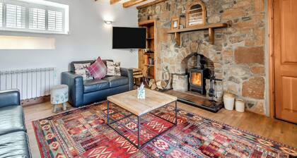 2 bedroom accommodation in Milton, near Kildary