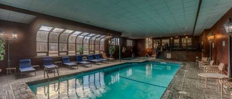 Innenpool, beheizter Pool