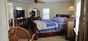 2 bedrooms - Second floor family suite 2 private bedrooms. (Hubert)