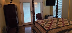 1 soverom, skrivebord, strykejern/-brett og wi-fi (inkludert)