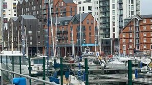 Marina - Delightful-Ipswich-4 Bed-SelfCatering-Parking-Wifi (Suffolk)